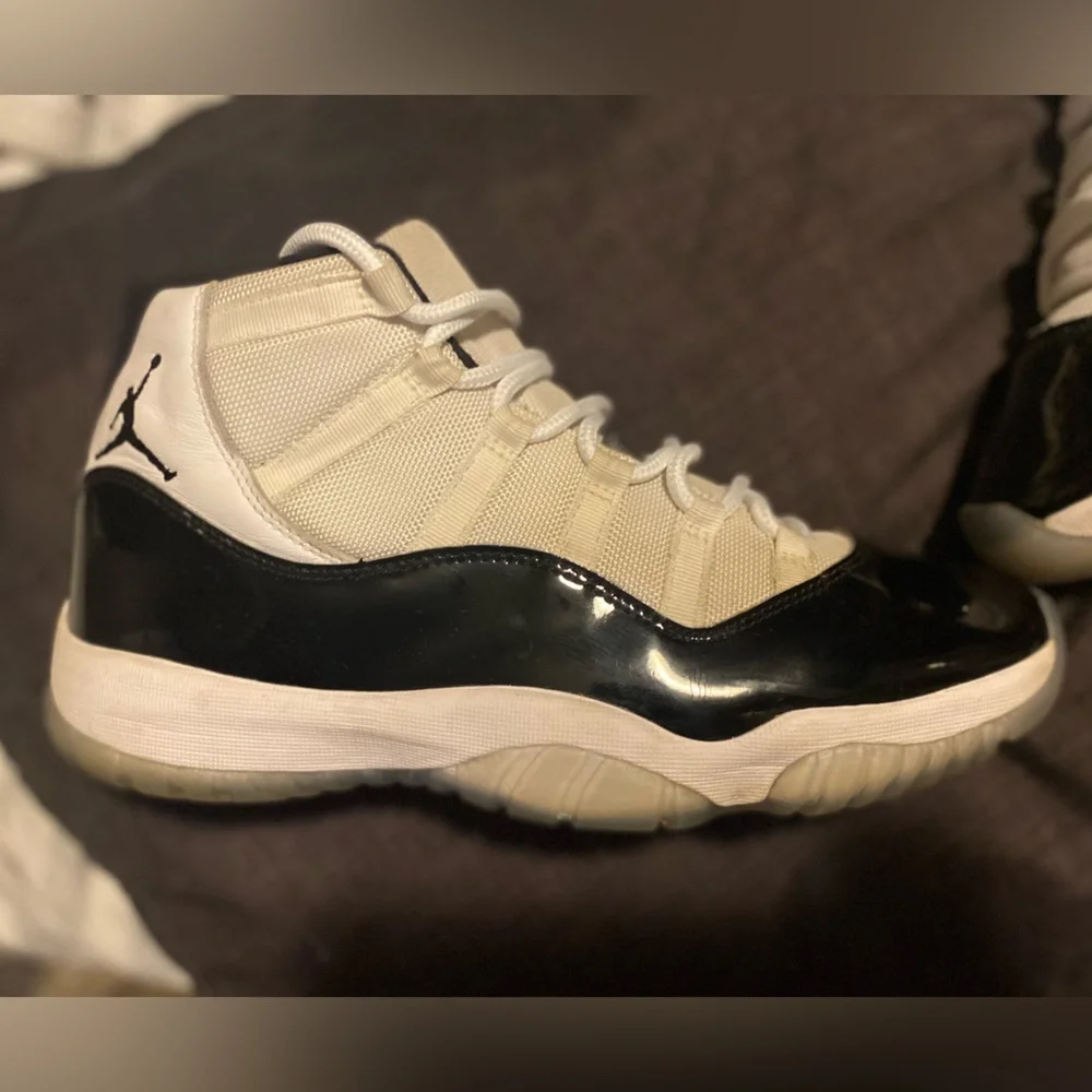10.5 Worn twice. JORDAN CONCORD 2018. Only issue is no box - Picture 4 of 5